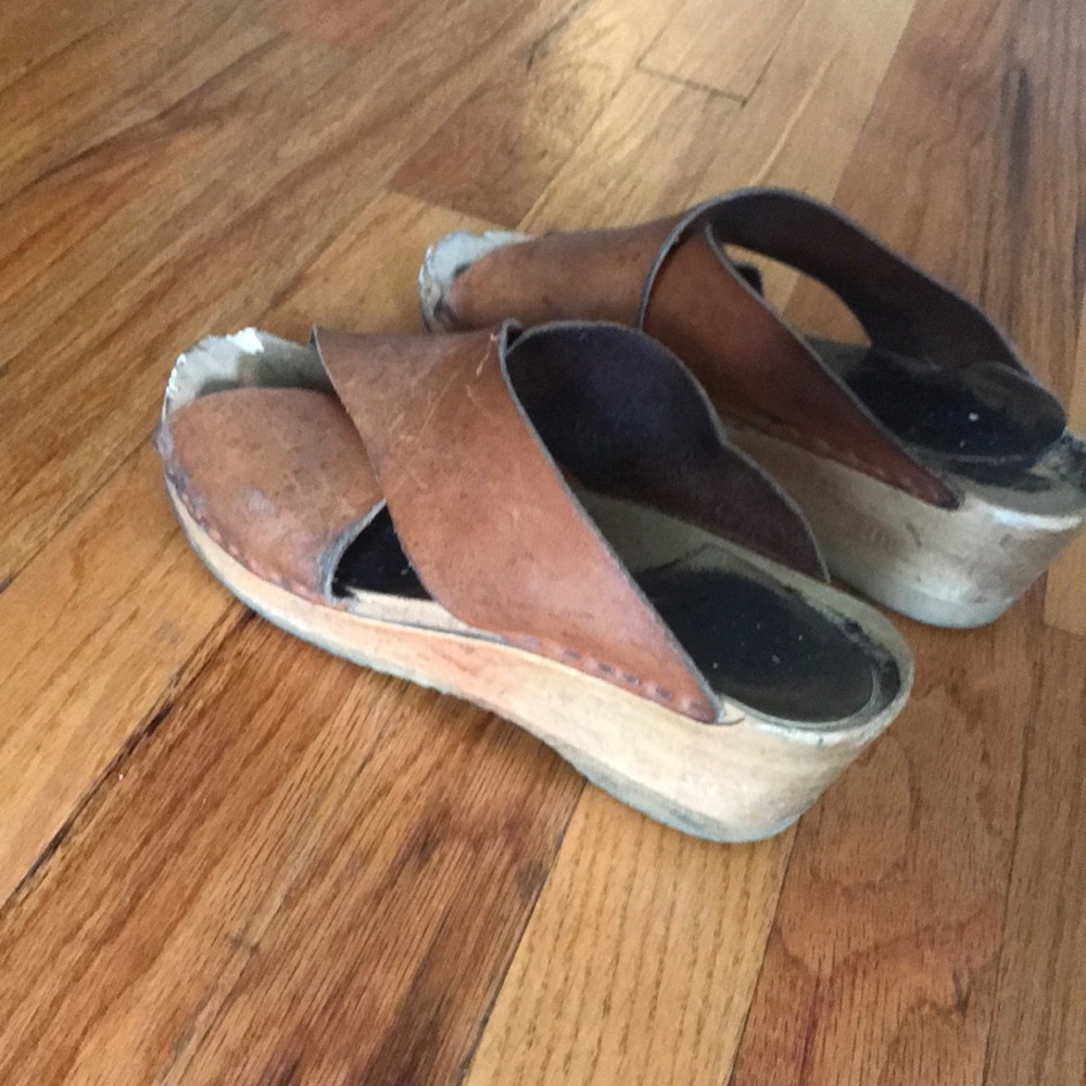 No. 6 Frida Clog